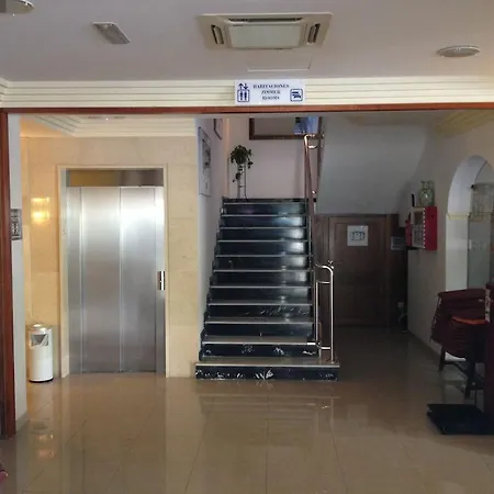 Amoros Hotel 3*