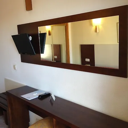 Amoros Hotel 3*