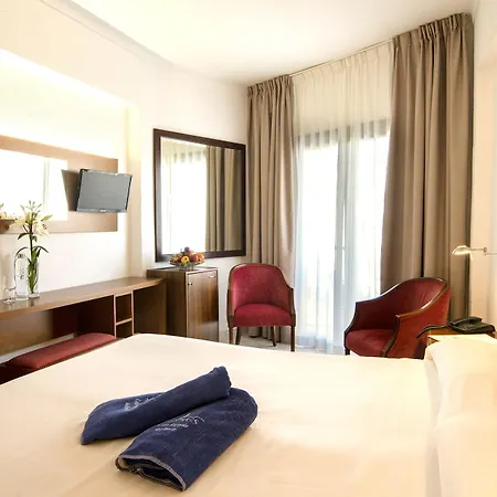 Hotell Amoros 3*
